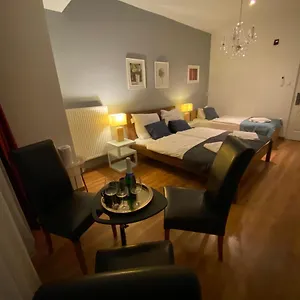 Elegancia , Budapest Hongrie